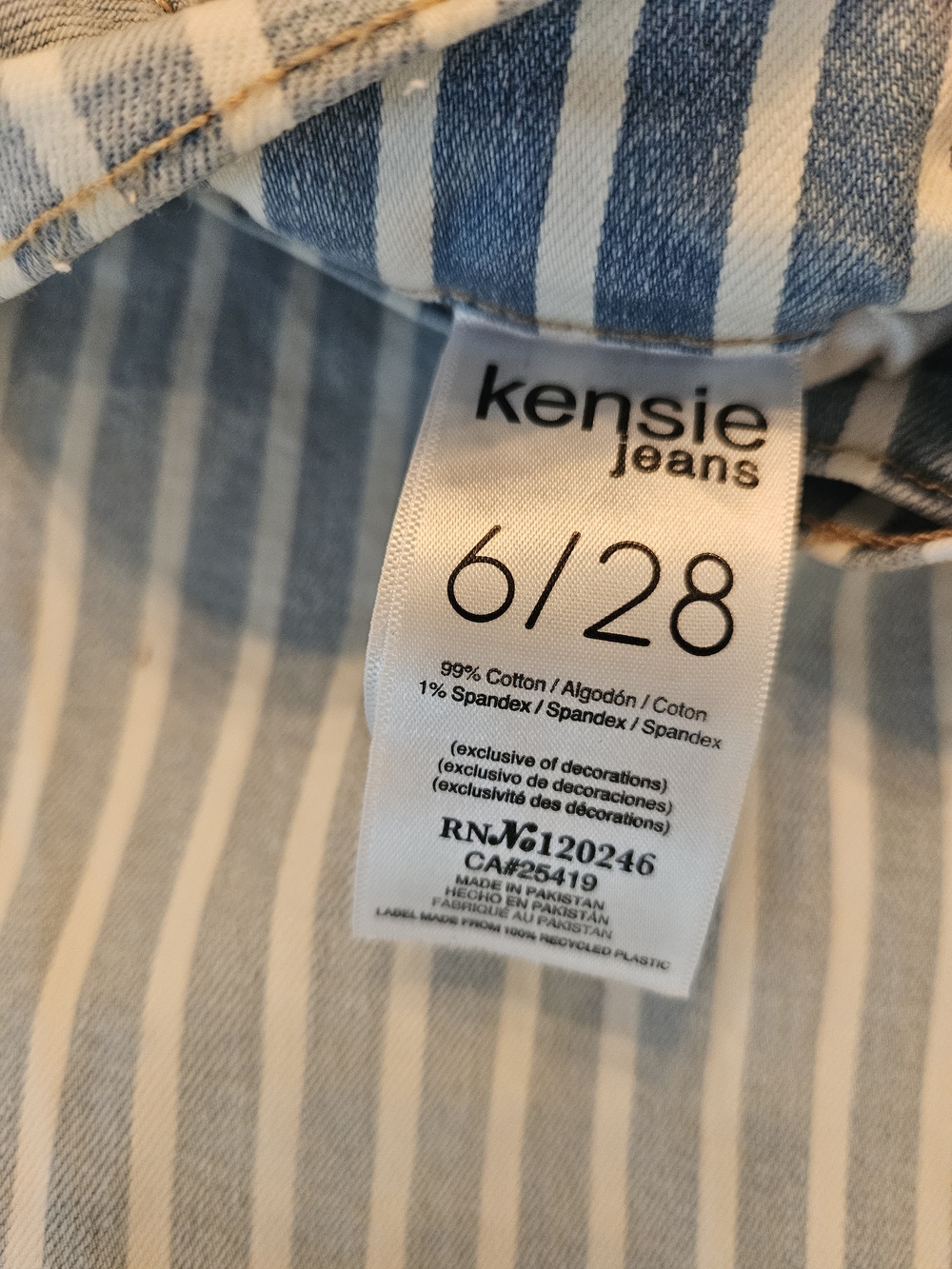 Kensie Vintage Luxe The Ella Blue and White Striped Straight Leg Jeans Size 6 - Picture 7 of 9